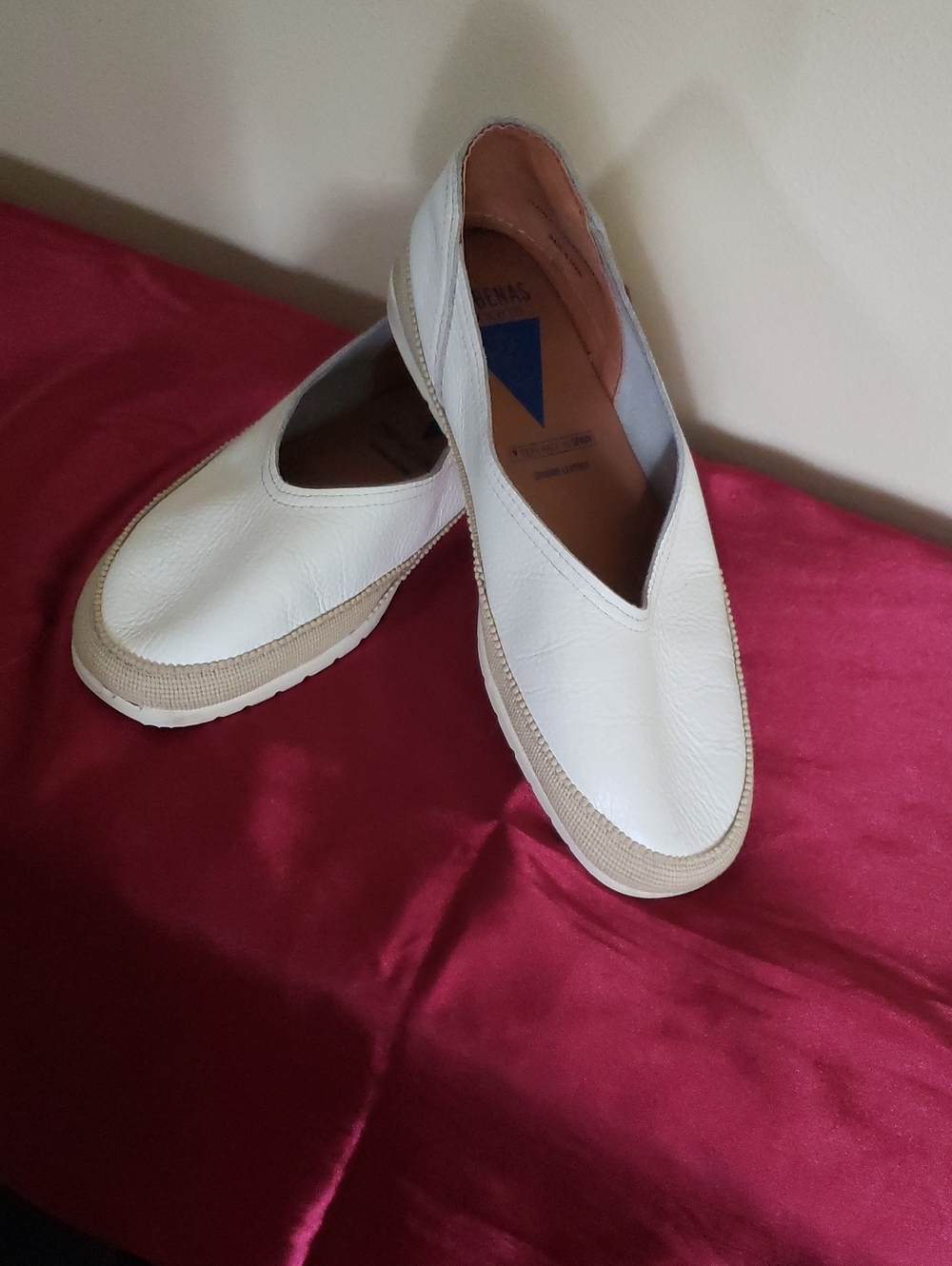 SHOES.  White Women's Slip-On Flats Loafers